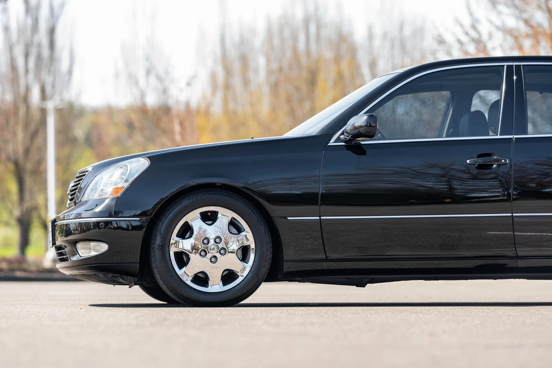 2003 Lexus LS 3rd Gen - Image 20 of 31