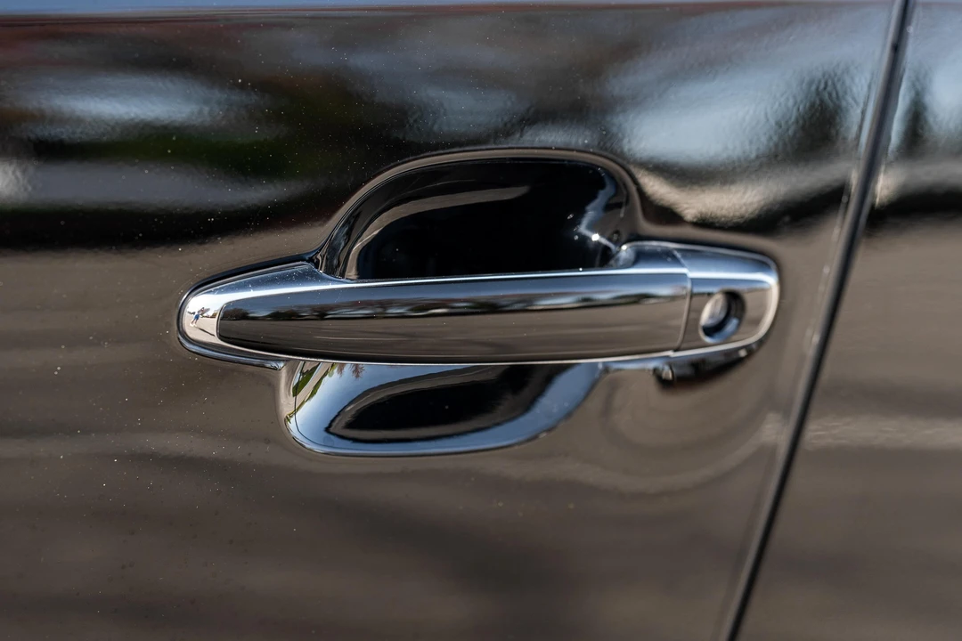 2003 Lexus LS 3rd Gen - Image 26 of 31