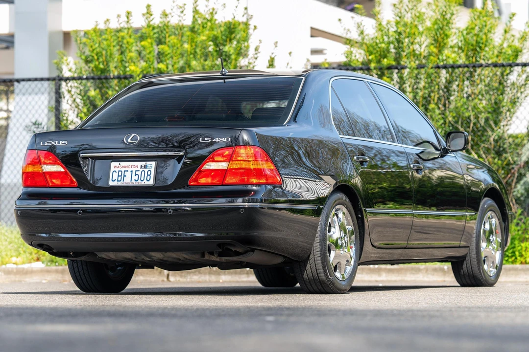 2003 Lexus LS 3rd Gen - Image 4 of 31