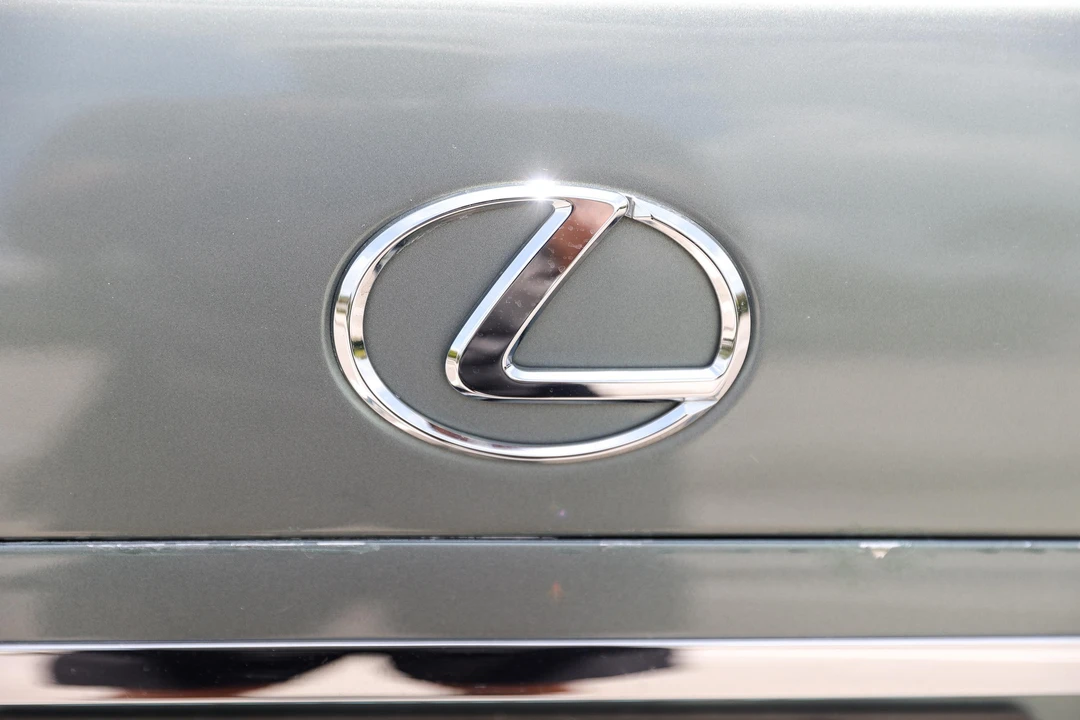 2003 Lexus LS 3rd Gen - Image 30 of 31