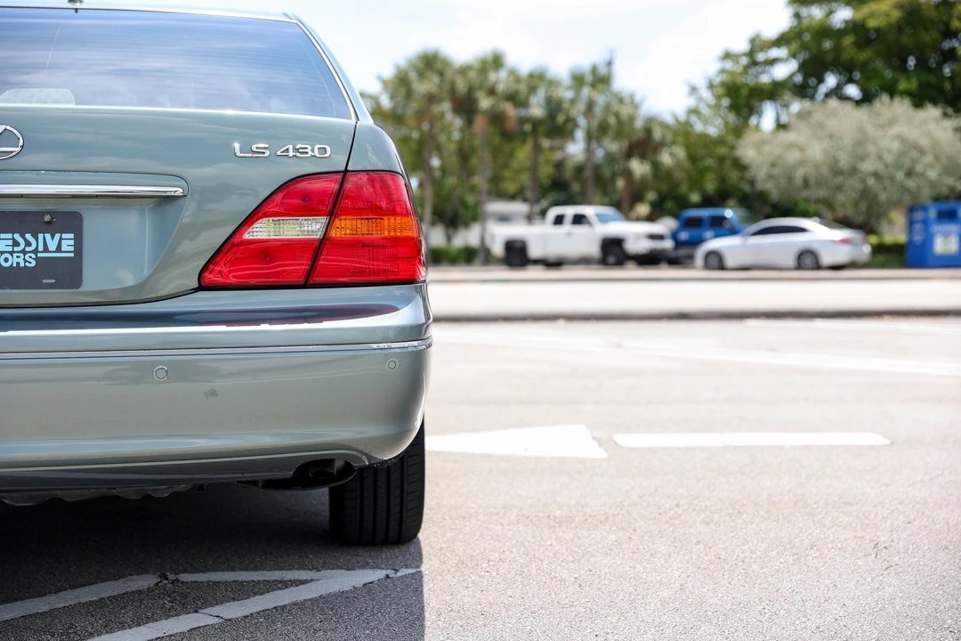 2003 Lexus LS 3rd Gen - Image 31 of 31
