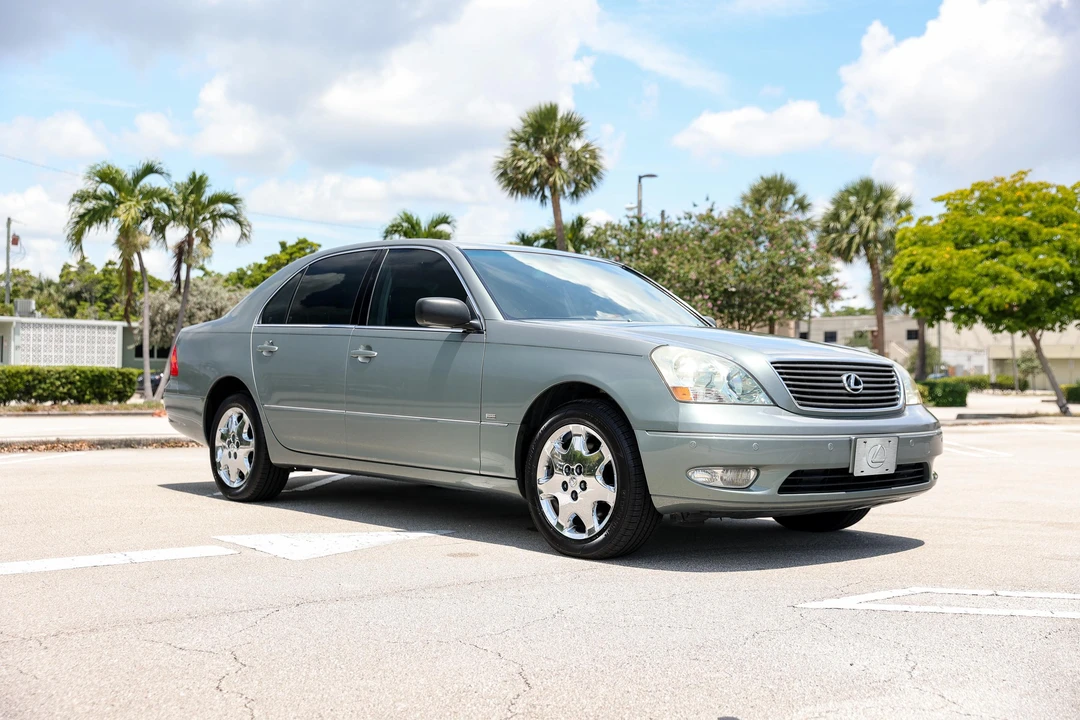 2003 Lexus LS 3rd Gen - Image 11 of 31