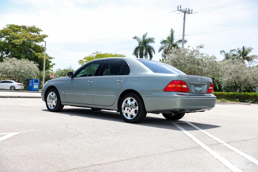 2003 Lexus LS 3rd Gen - Image 8 of 31
