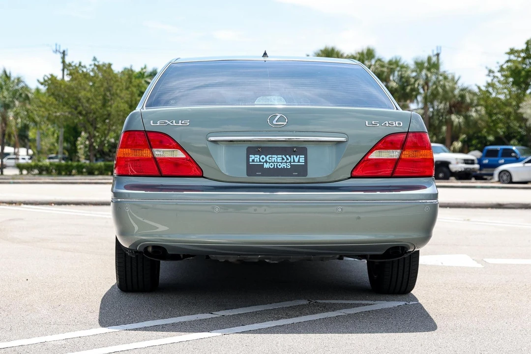 2003 Lexus LS 3rd Gen - Image 5 of 31