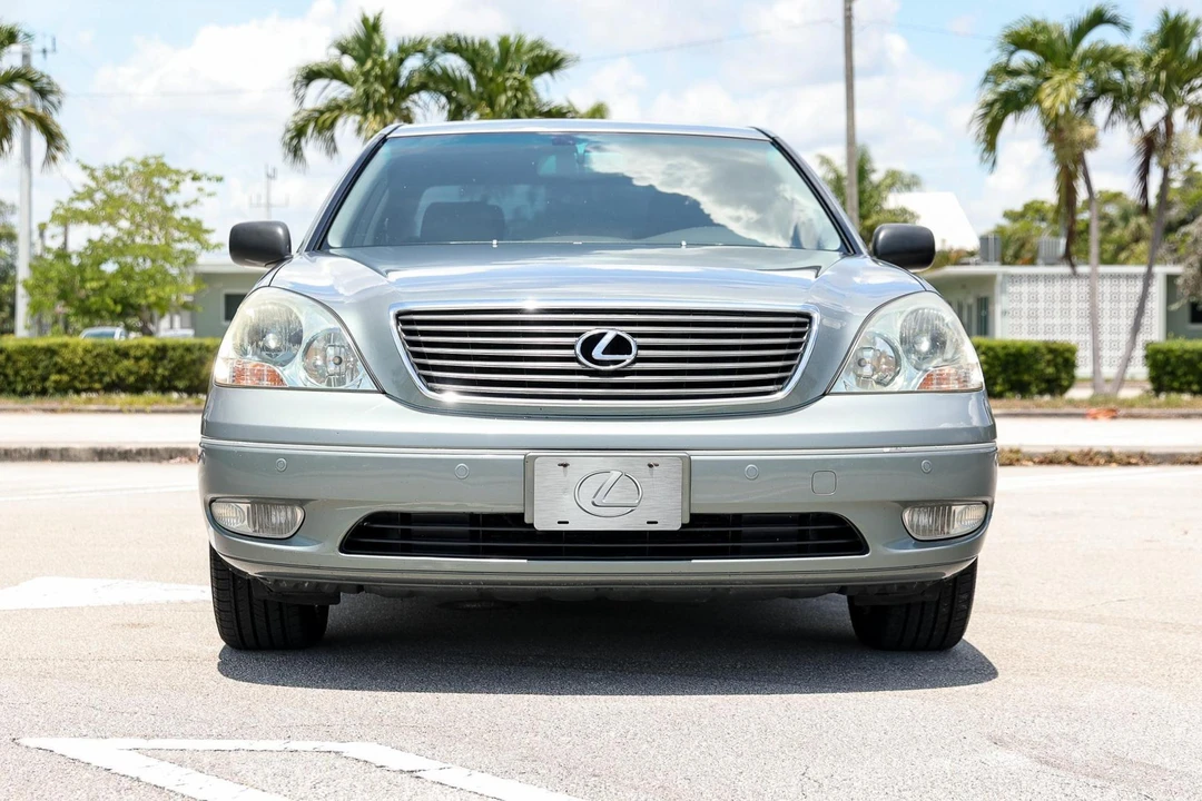 2003 Lexus LS 3rd Gen - Image 2 of 31