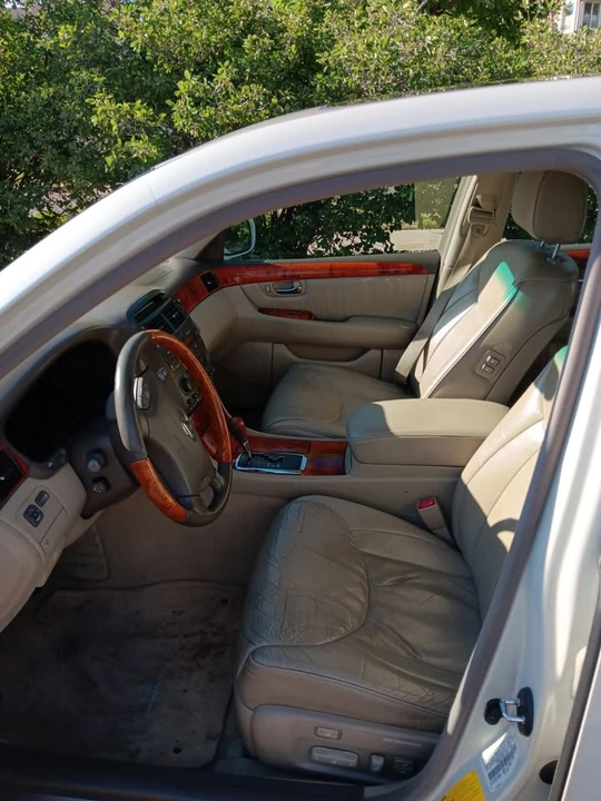2003 Lexus LS 3rd Gen - Image 8 of 13