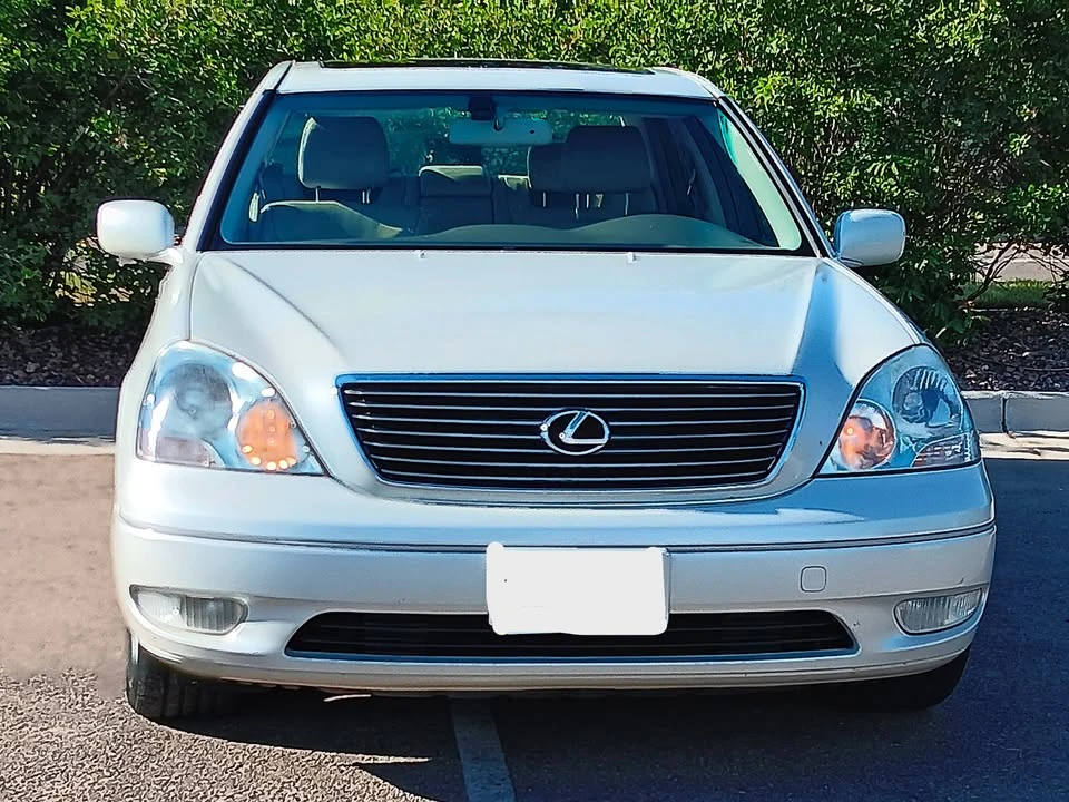 2003 Lexus LS 3rd Gen - Image 9 of 13