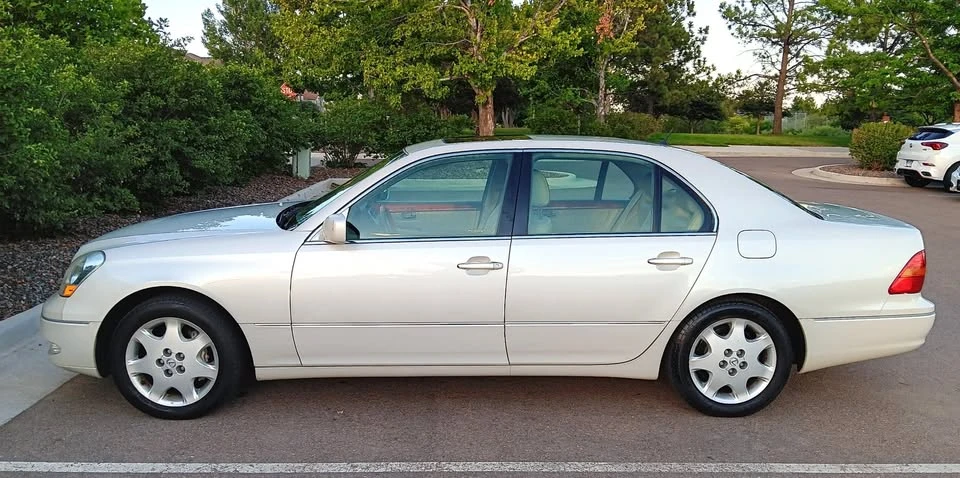 2003 Lexus LS 3rd Gen - Image 7 of 13
