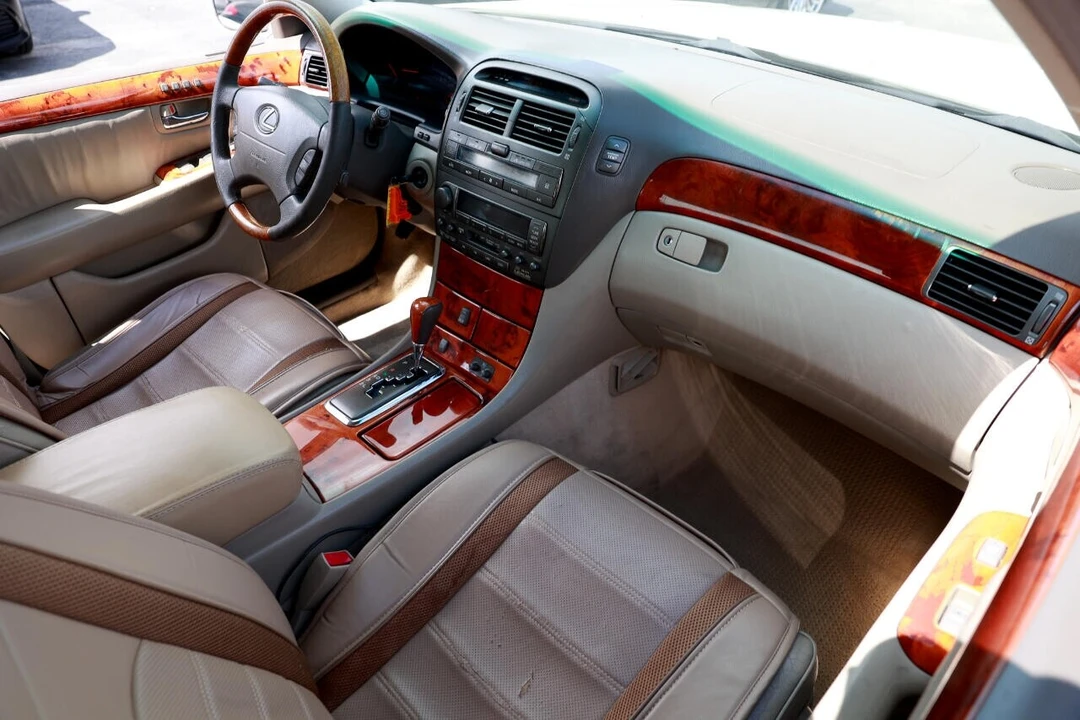 2003 Lexus LS 3rd Gen - Image 18 of 21