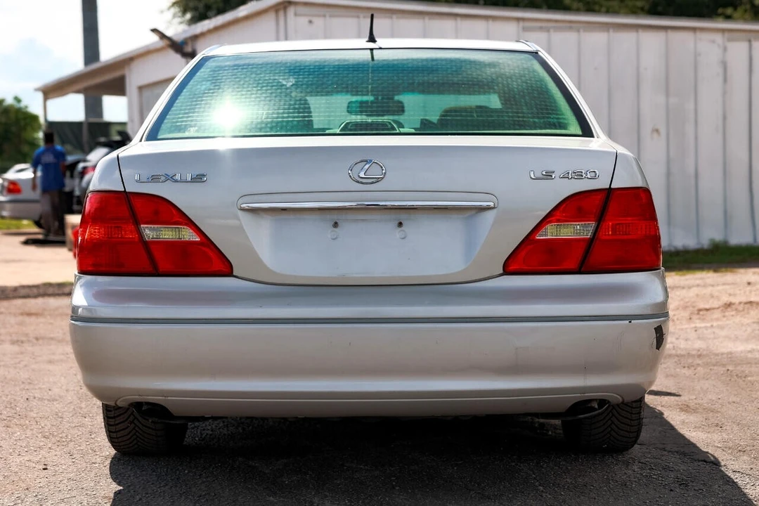 2003 Lexus LS 3rd Gen - Image 7 of 21
