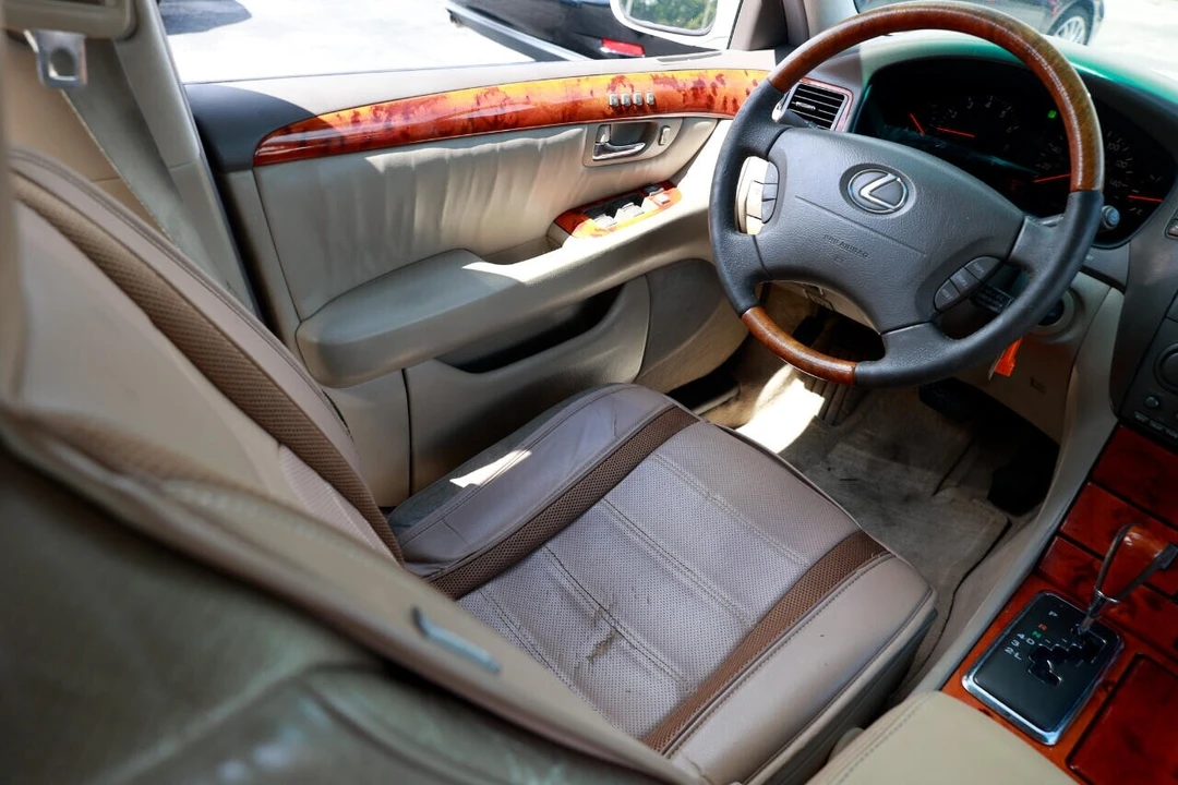 2003 Lexus LS 3rd Gen - Image 20 of 21