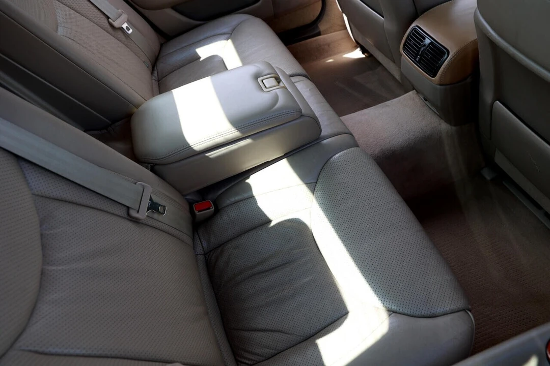 2003 Lexus LS 3rd Gen - Image 12 of 21