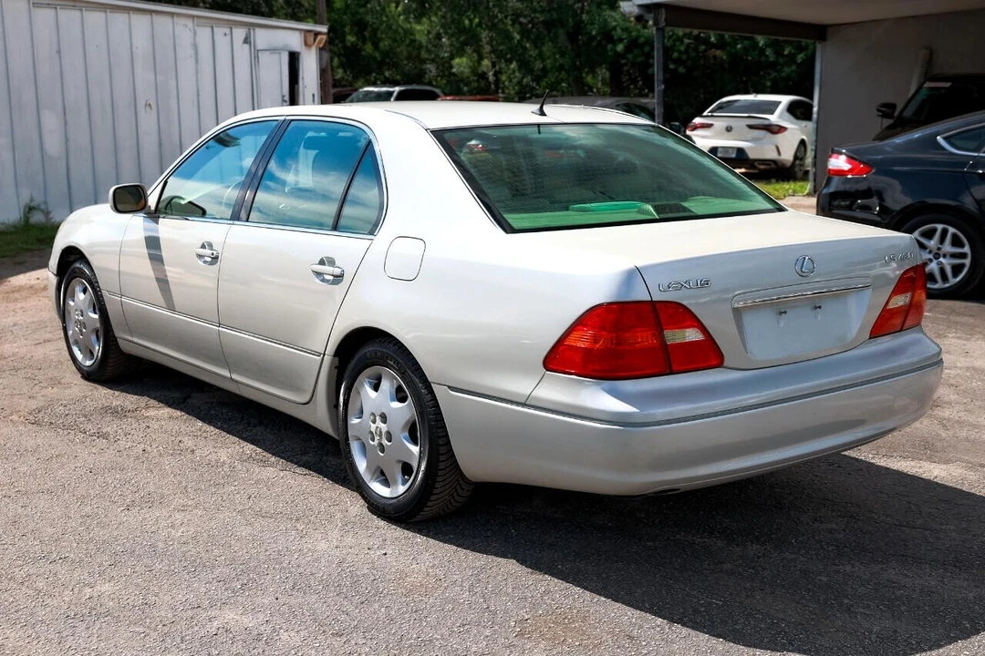 2003 Lexus LS 3rd Gen - Image 5 of 21