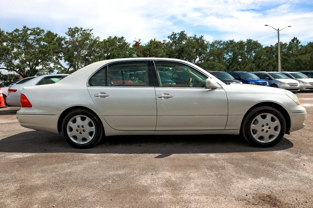 2003 Lexus LS 3rd Gen - Image 13 of 21