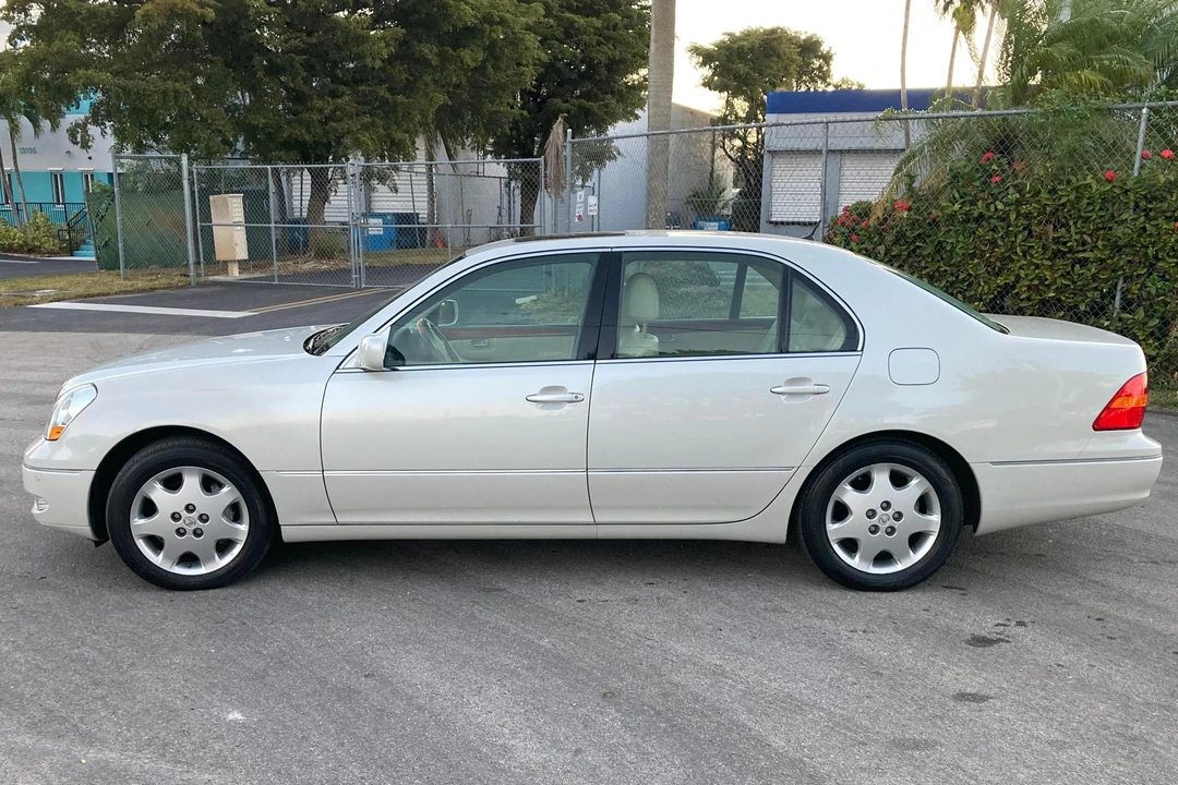 2003 Lexus LS 3rd Gen - Image 3 of 31