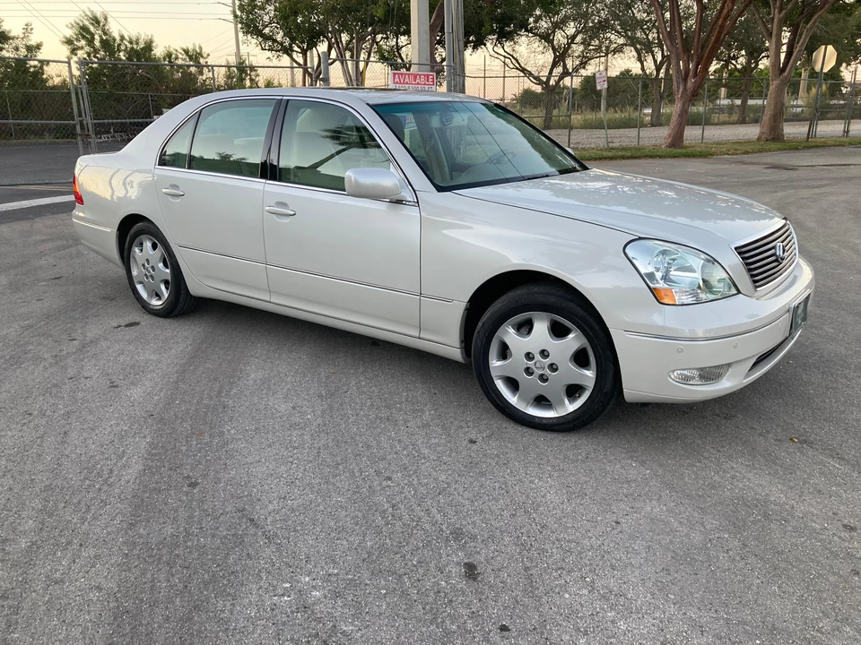 2003 Lexus LS 3rd Gen - Image 14 of 31