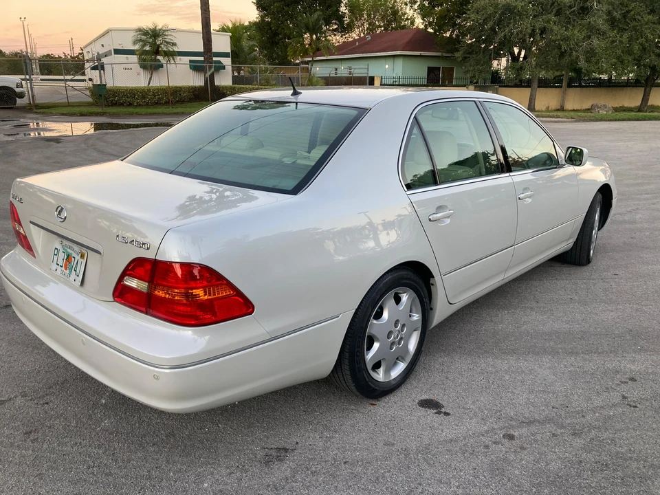 2003 Lexus LS 3rd Gen - Image 12 of 31