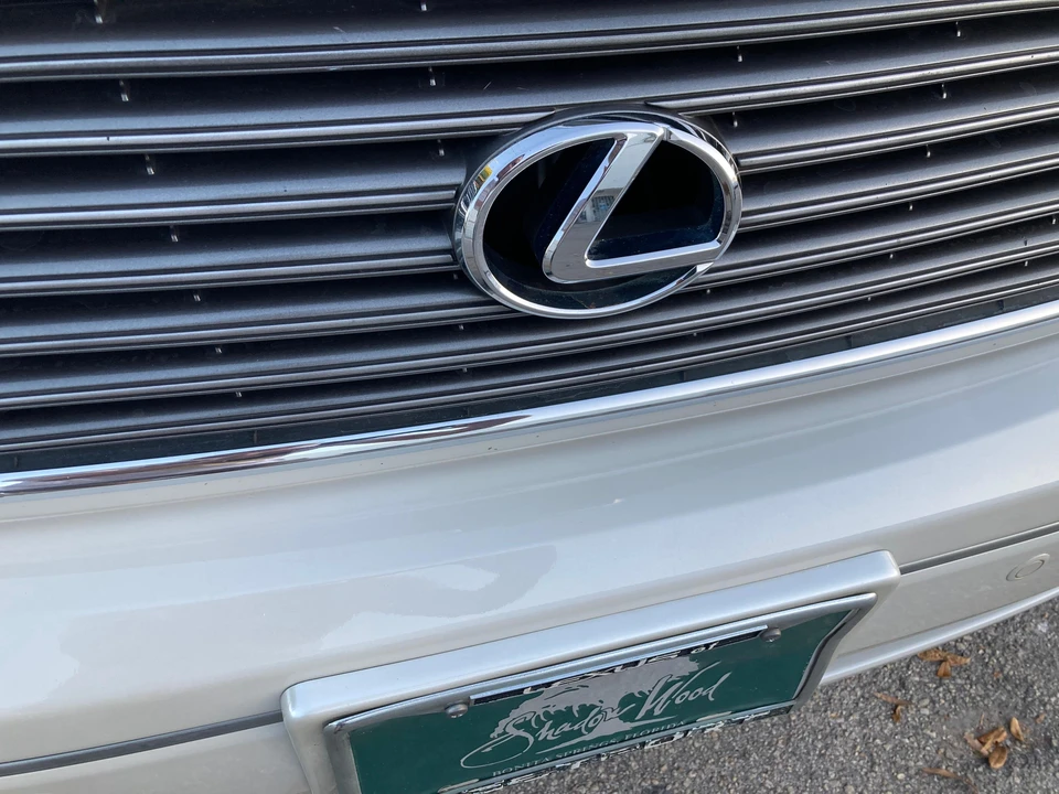 2003 Lexus LS 3rd Gen - Image 18 of 31