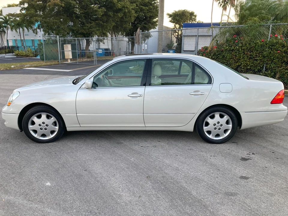 2003 Lexus LS 3rd Gen - Image 8 of 31