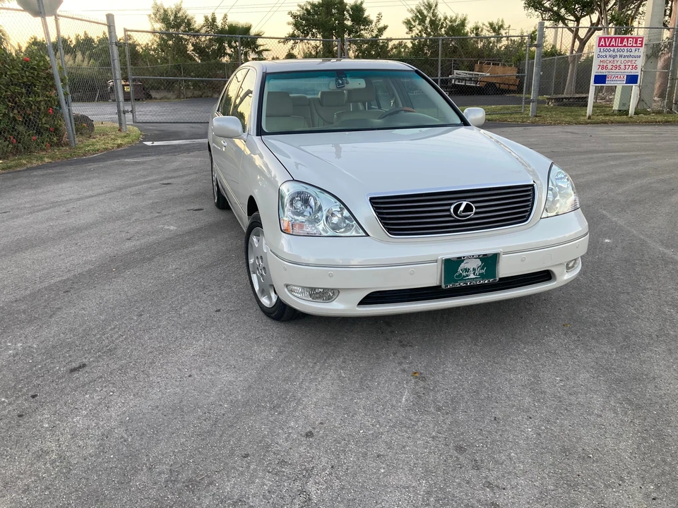 2003 Lexus LS 3rd Gen - Image 15 of 31