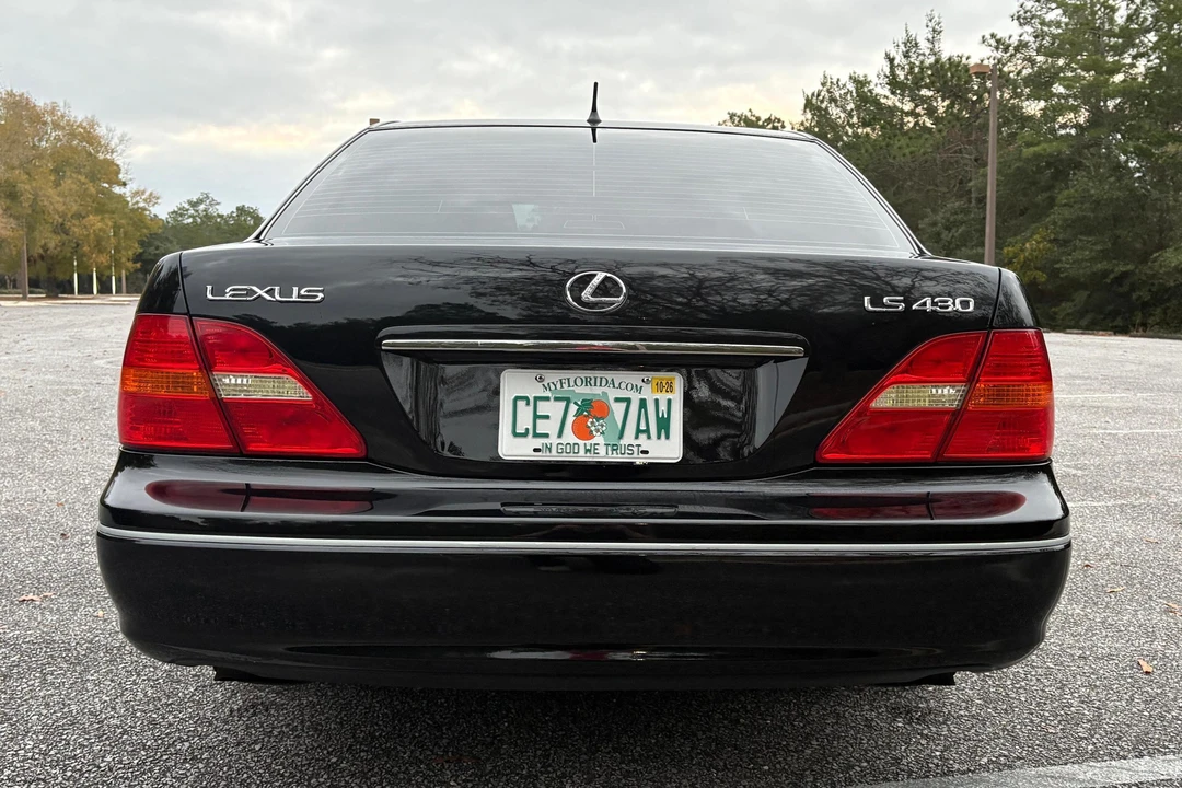 2003 Lexus LS 3rd Gen - Image 5 of 31