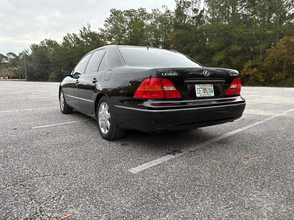 2003 Lexus LS 3rd Gen - Image 15 of 31