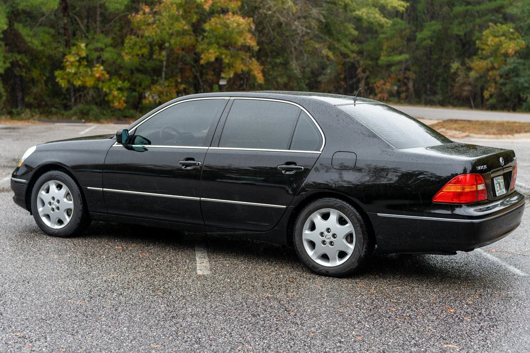 2003 Lexus LS 3rd Gen - Image 13 of 31