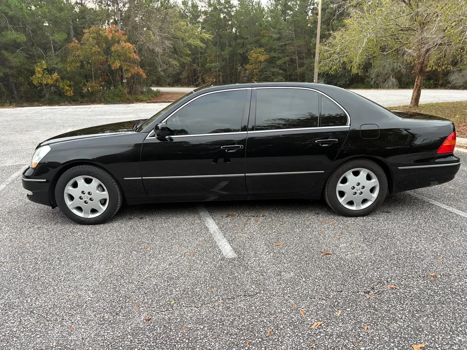 2003 Lexus LS 3rd Gen - Image 12 of 31