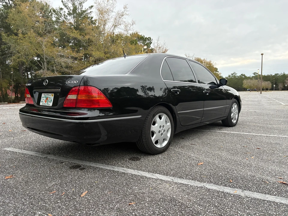 2003 Lexus LS 3rd Gen - Image 21 of 31