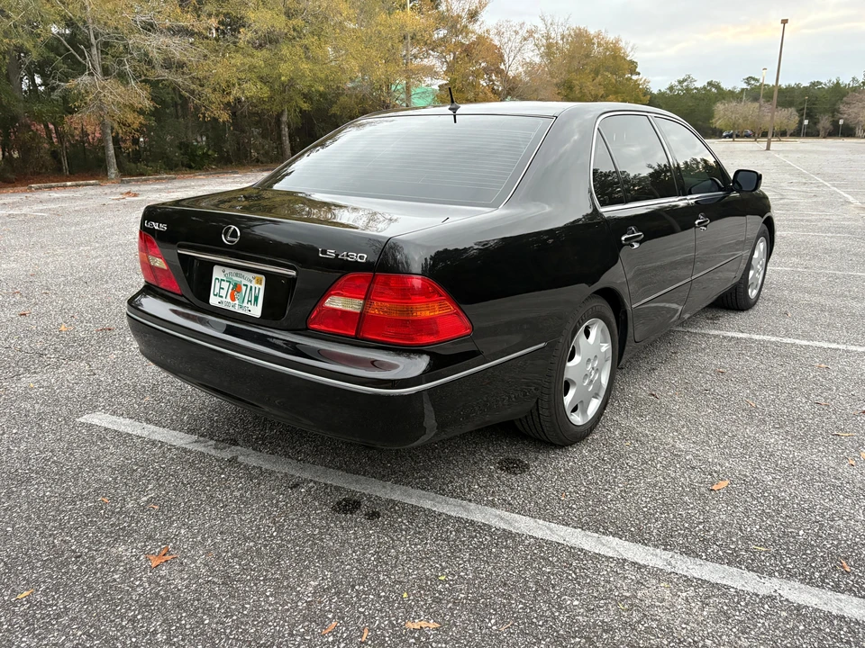 2003 Lexus LS 3rd Gen - Image 20 of 31
