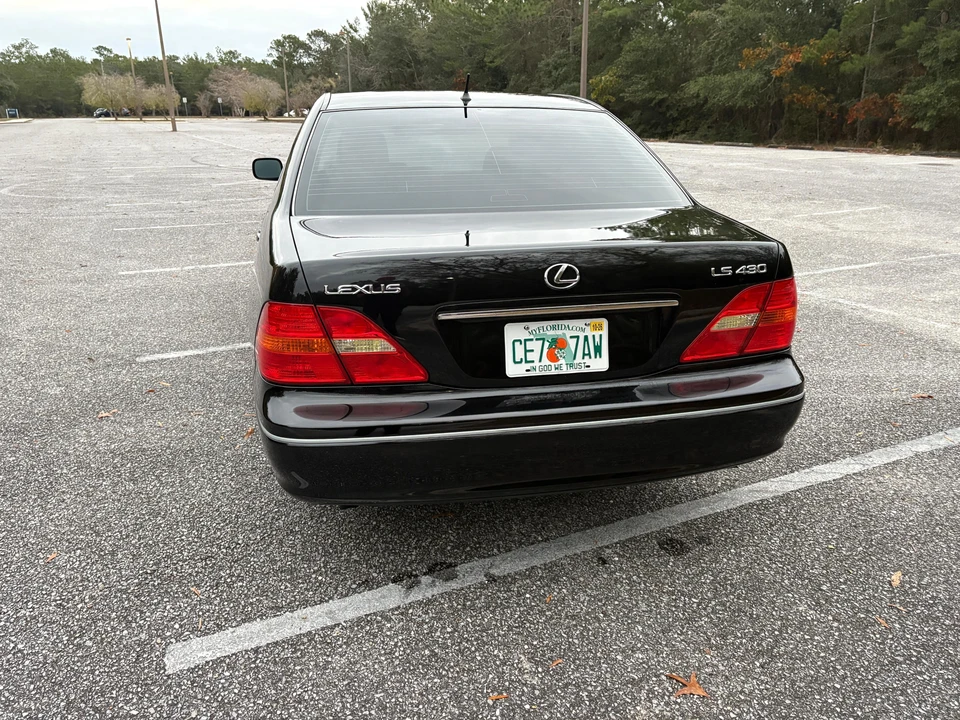 2003 Lexus LS 3rd Gen - Image 17 of 31
