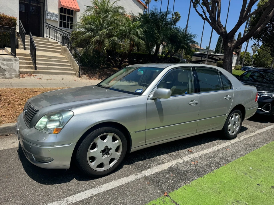 2003 Lexus LS 3rd Gen - Image 2 of 9