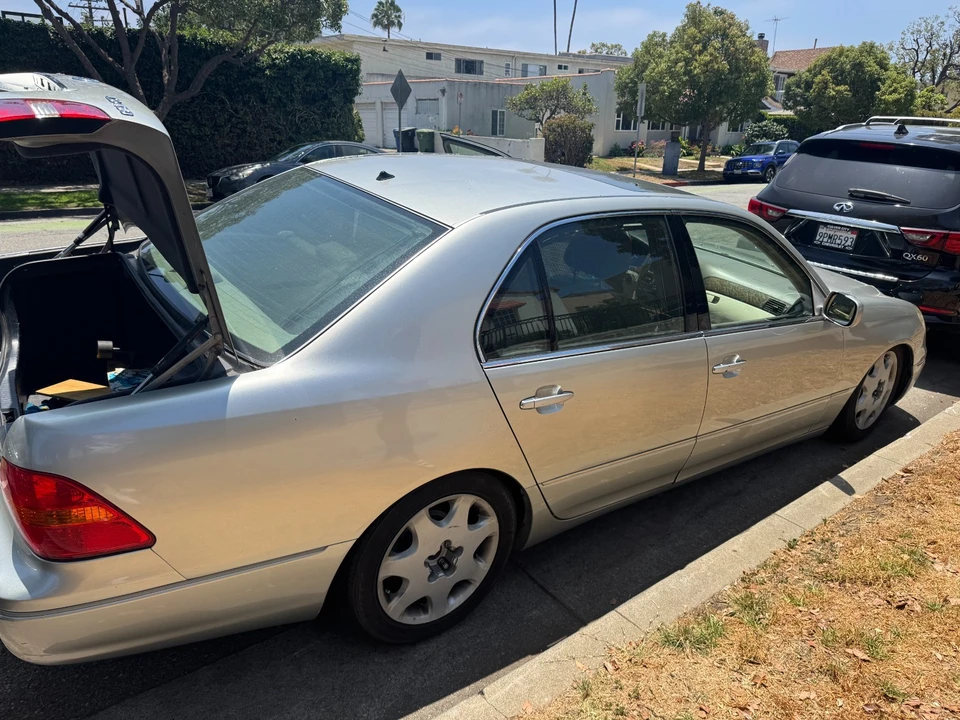 2003 Lexus LS 3rd Gen - Image 8 of 9