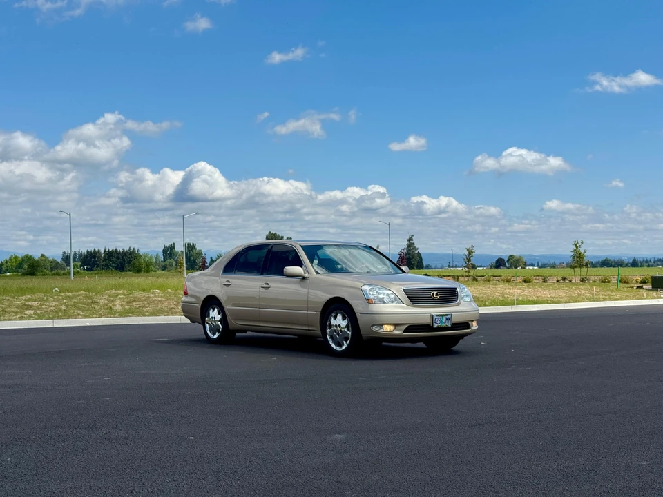 2003 Lexus LS 3rd Gen - Image 9 of 31