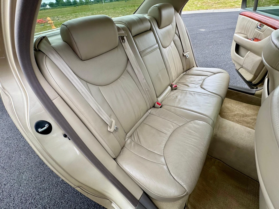 2003 Lexus LS 3rd Gen - Image 30 of 31