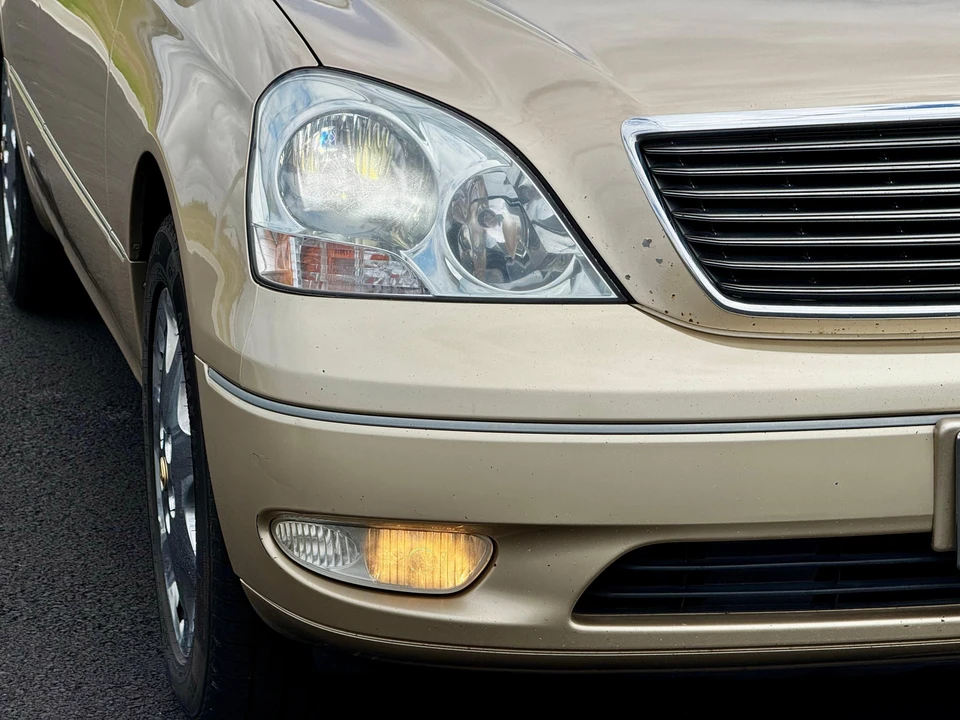 2003 Lexus LS 3rd Gen - Image 10 of 31