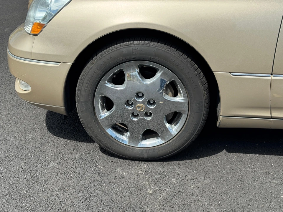 2003 Lexus LS 3rd Gen - Image 19 of 31