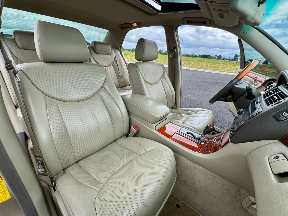 2003 Lexus LS 3rd Gen - Image 27 of 31