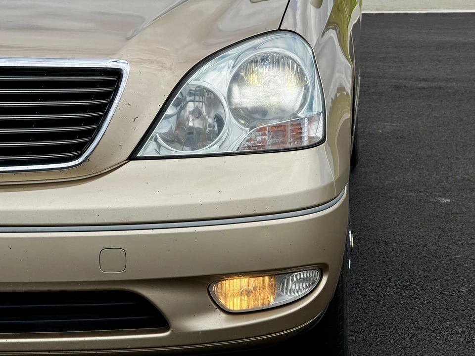 2003 Lexus LS 3rd Gen - Image 11 of 31