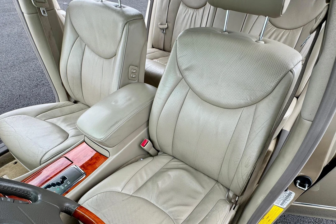 2003 Lexus LS 3rd Gen - Image 24 of 31