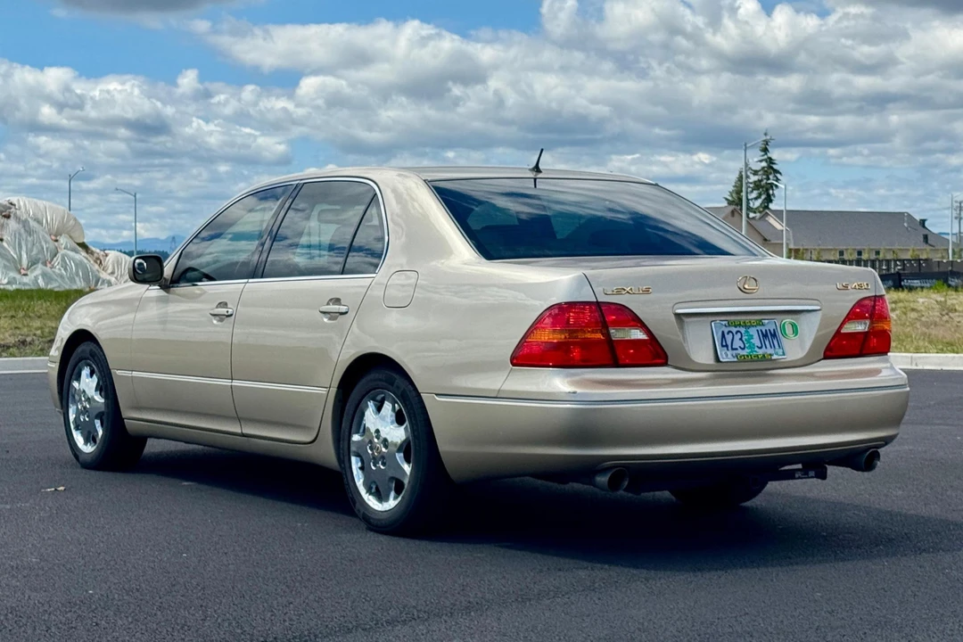 2003 Lexus LS 3rd Gen - Image 4 of 31