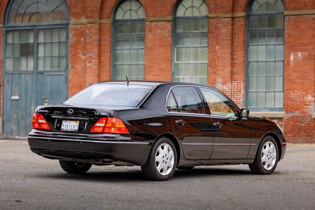 2003 Lexus LS 3rd Gen - Image 29 of 31