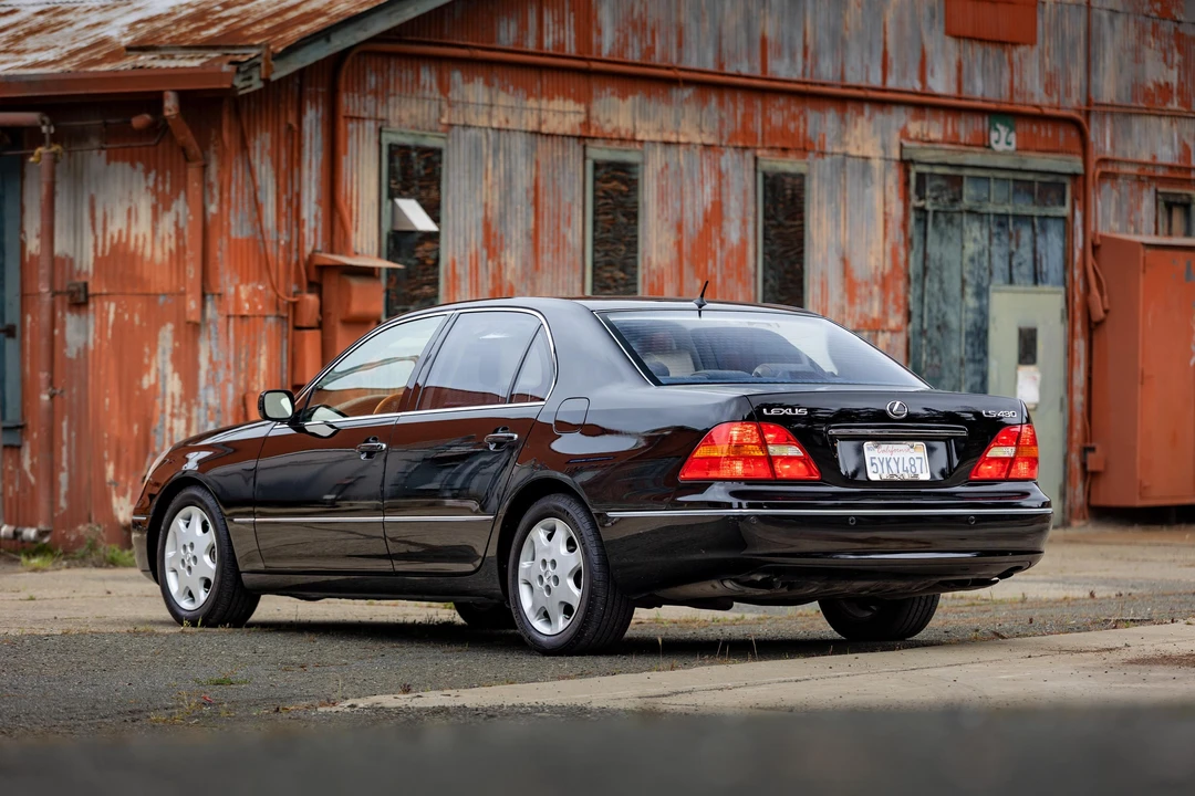 2003 Lexus LS 3rd Gen - Image 21 of 31