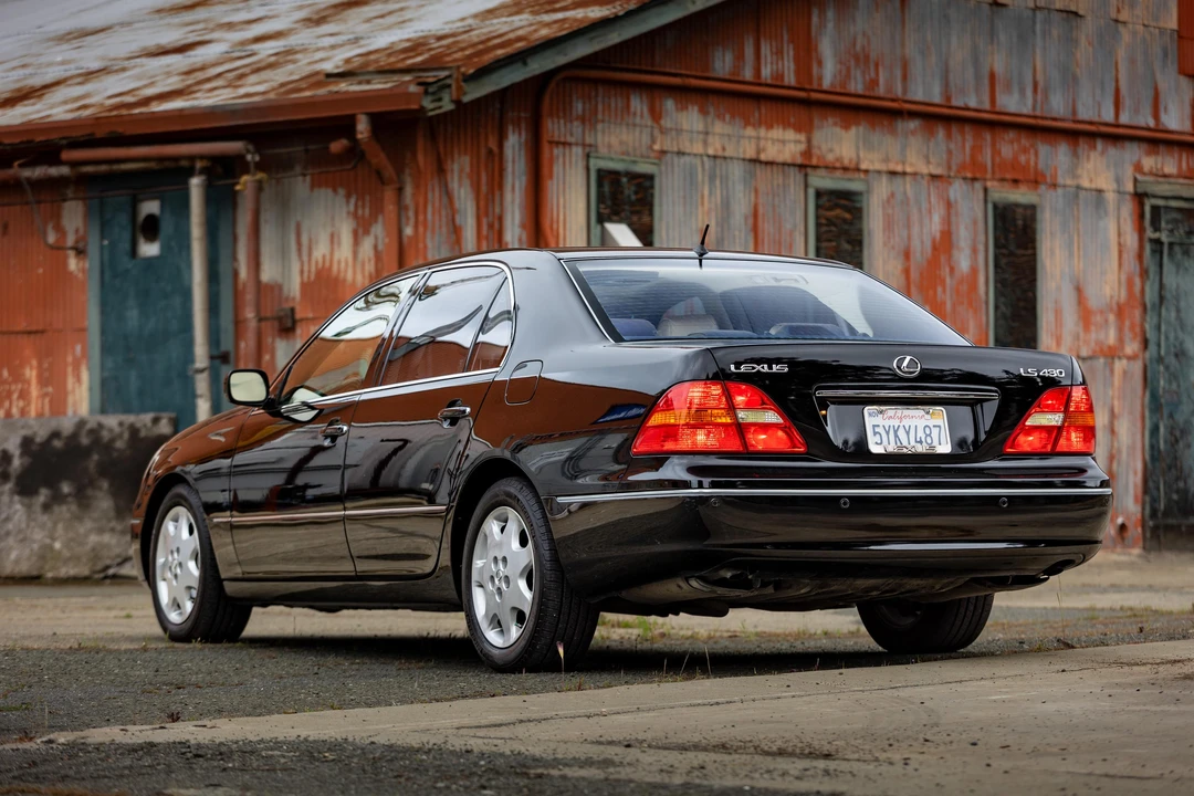 2003 Lexus LS 3rd Gen - Image 22 of 31