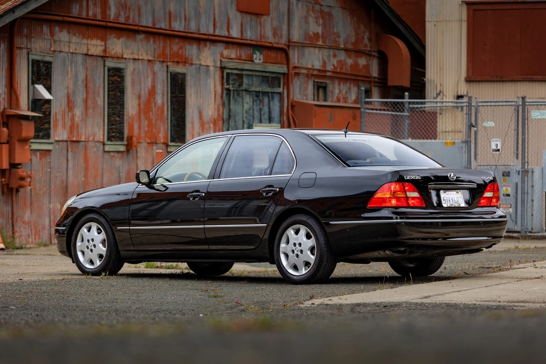 2003 Lexus LS 3rd Gen - Image 20 of 31