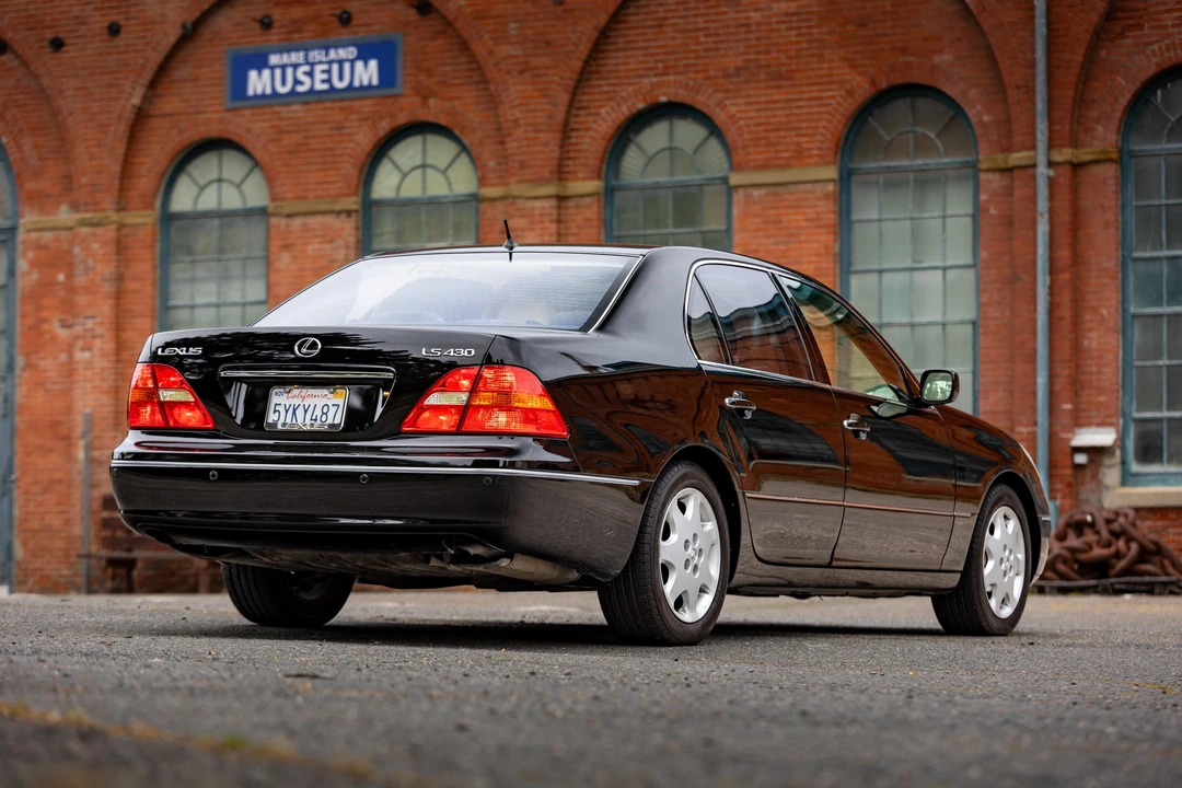 2003 Lexus LS 3rd Gen - Image 27 of 31