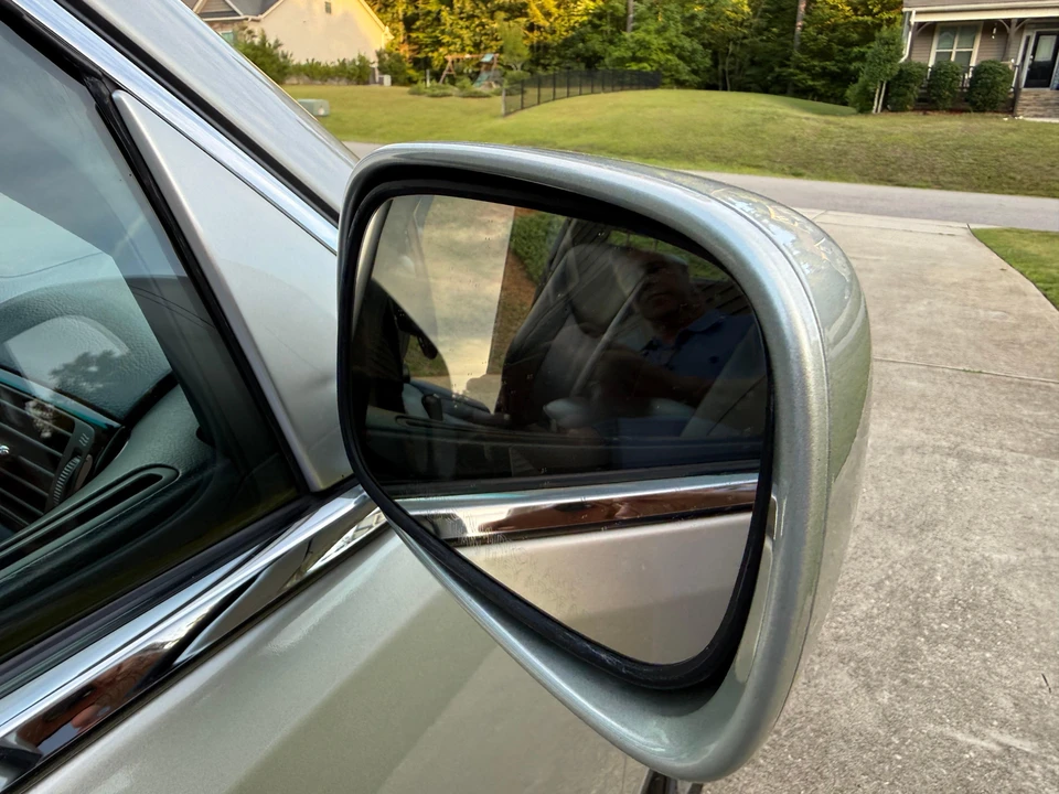 2003 Lexus LS 3rd Gen - Image 31 of 31