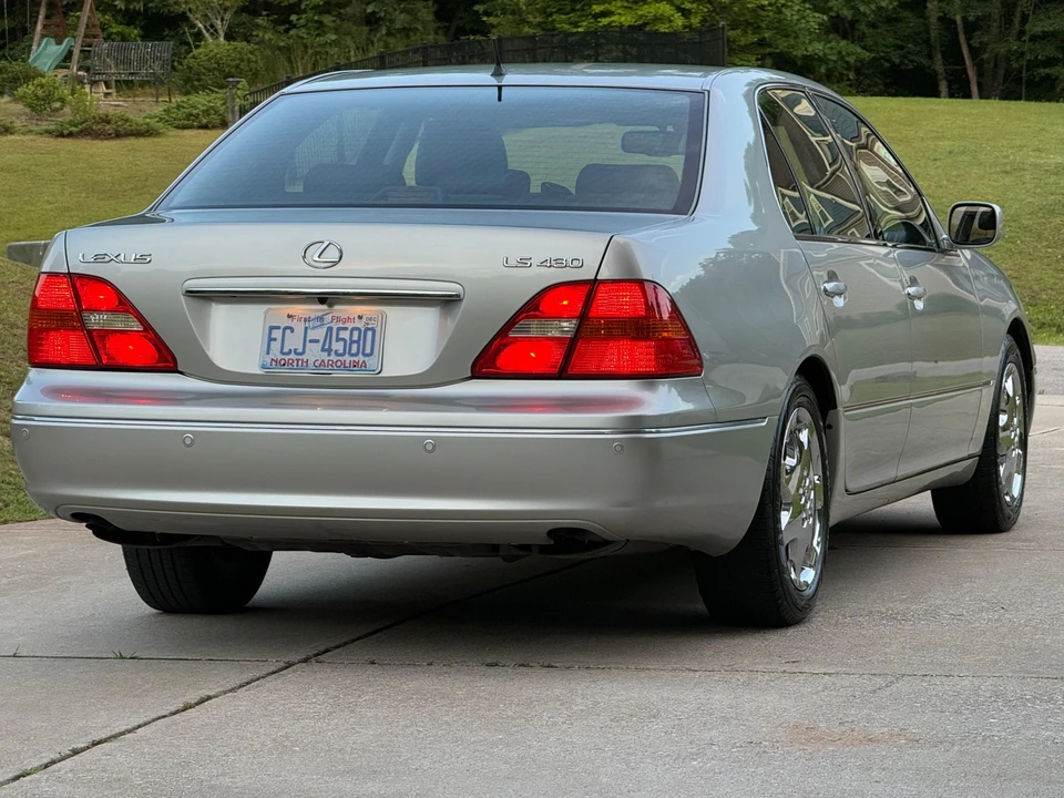 2003 Lexus LS 3rd Gen - Image 15 of 31