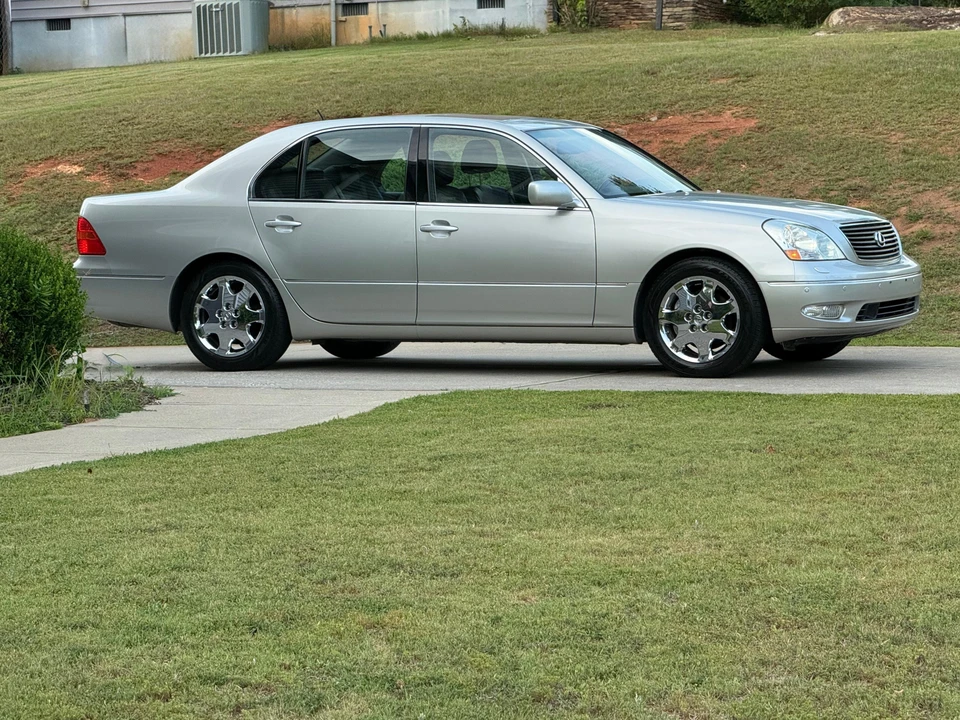 2003 Lexus LS 3rd Gen - Image 18 of 31