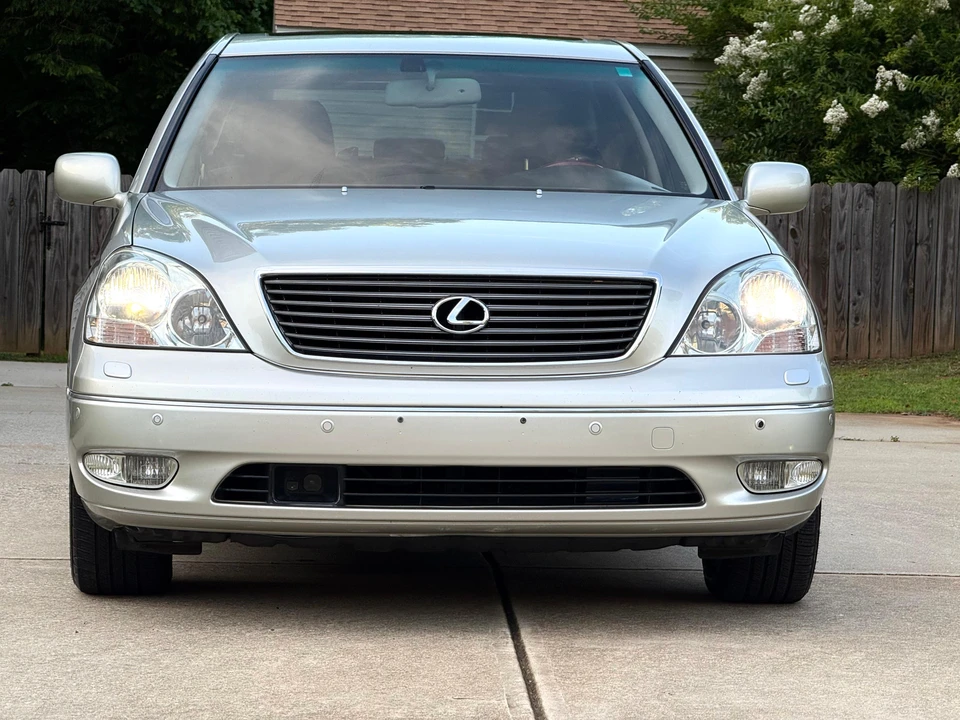 2003 Lexus LS 3rd Gen - Image 6 of 31